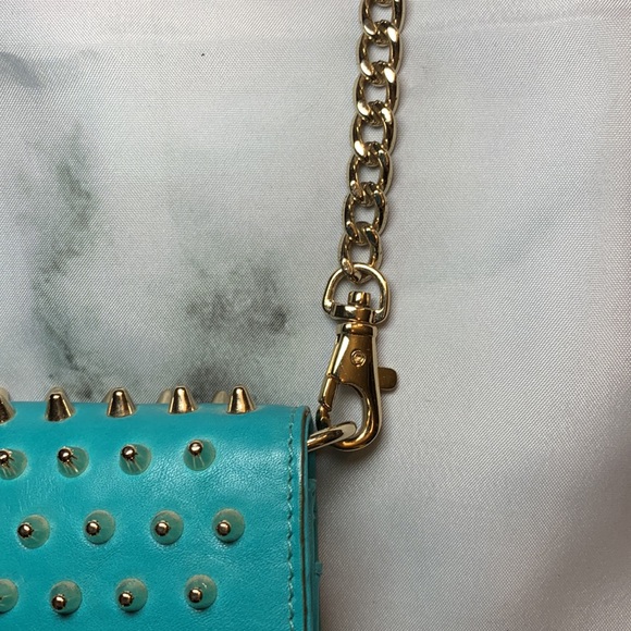 🎒 NWT Sea Green Studded Wallet on a Chain Rebecca Minkoff - Picture 12 of 16